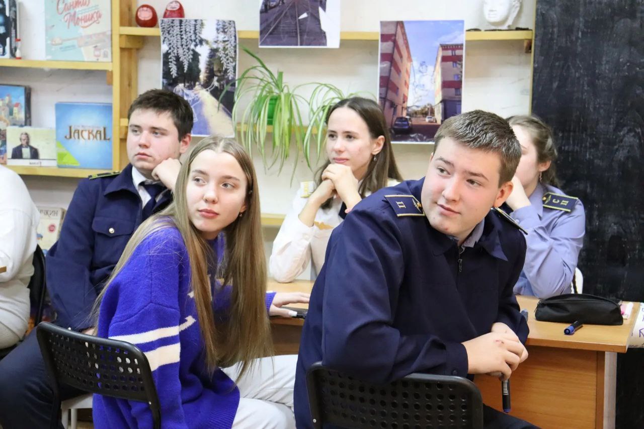 Мэр Улан-Удэ Игорь Шутенков поздравляет с Днем российского студенчества Мэр Улан-Удэ Игорь Шутенков поздравляет с Днем российского студенчества