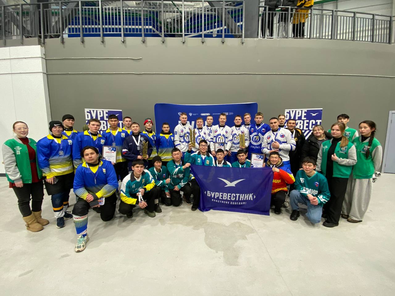 Итоги открытого турнира по мини-хоккею с мячом среди студентов! Итоги открытого турнира по мини-хоккею с мячом среди студентов!