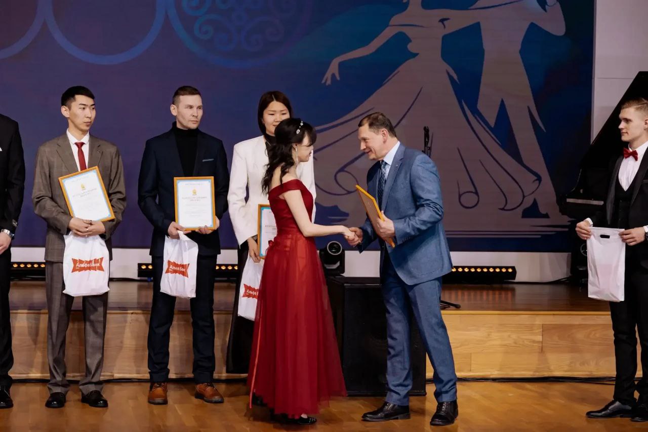 Молодые таланты могут претендовать на премию мэра Улан-Удэ Молодые таланты могут претендовать на премию мэра Улан-Удэ