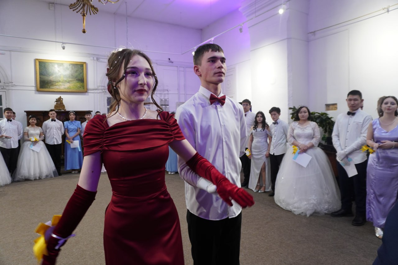 Провожаем уходящий день чудесным вальсом