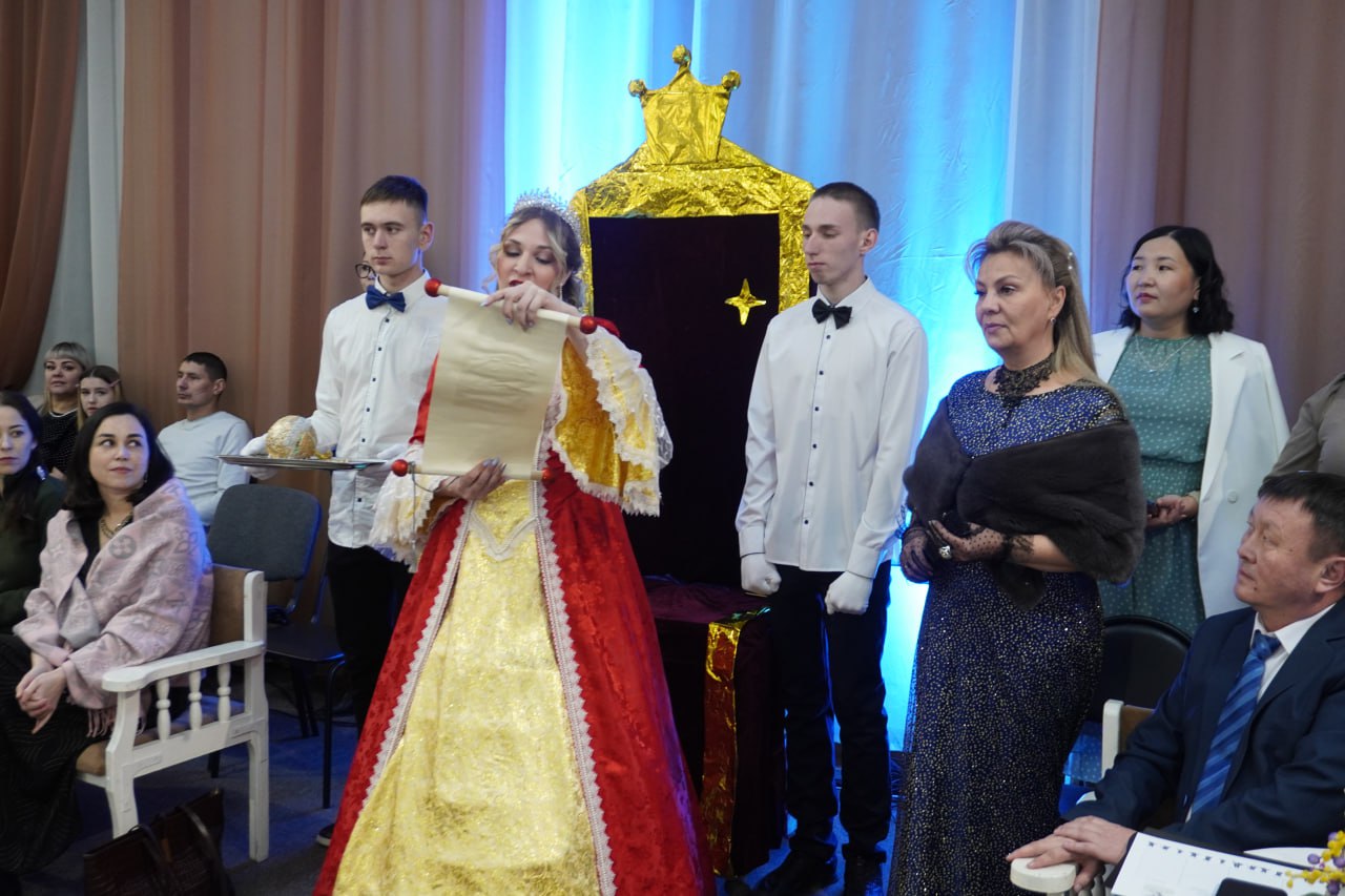 Провожаем уходящий день чудесным вальсом Провожаем уходящий день чудесным вальсом