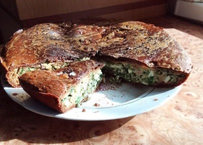 Универсальный заливной пирог: простой рецепт и варианты начинки