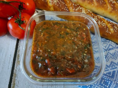 Как приготовить соус Сацебели к мясу — практичный взгляд на грузинскую классическую подливу