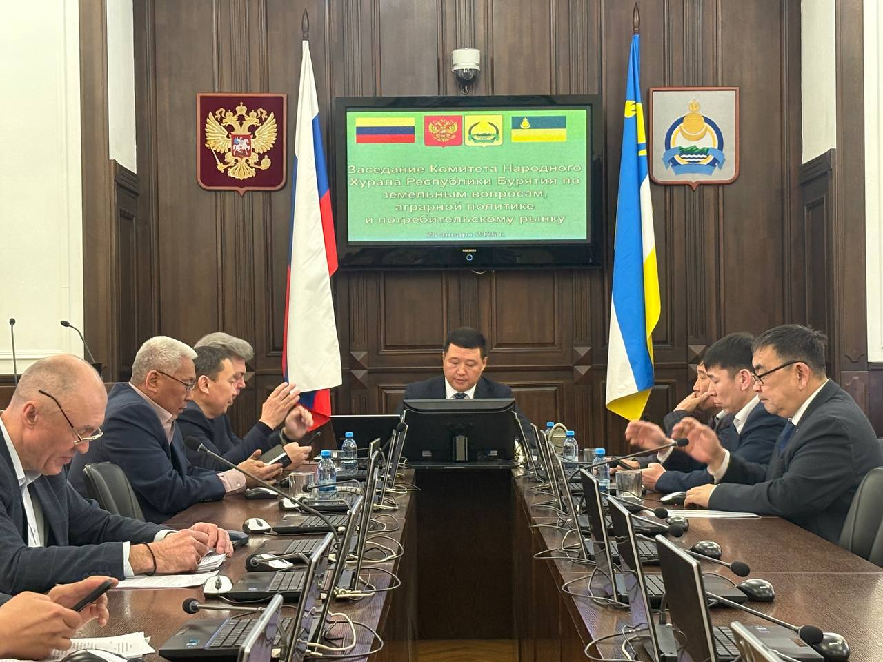 Сегодня состоялось заседание Комитета Народного Хурала Республики Бурятия по земельным вопросам, аграрной политике и потребительскому рынку, где депутаты одобрили 20 вопросов предстоящей сессии парламента, которая состоится...