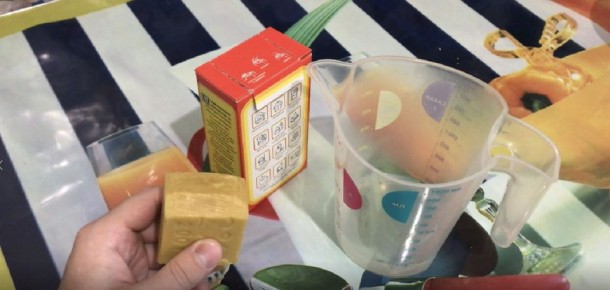 Незаметная чистота на кухне: простая паста из мыла и соды превращает кафель и плиту