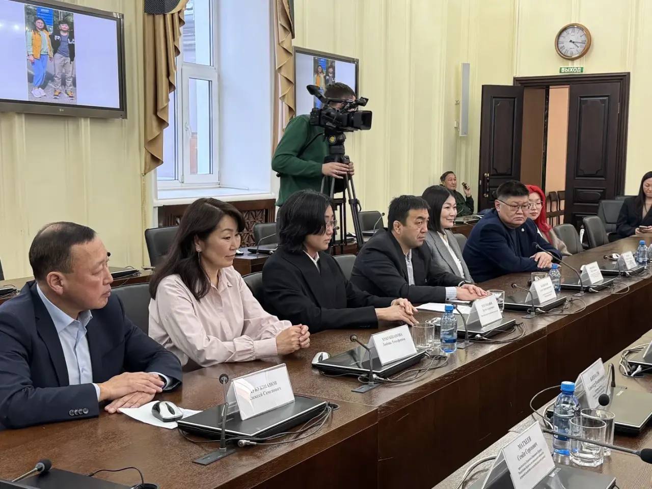 В Народном Хурале Бурятии прошло чествование нового международного гроссмейстера В Народном Хурале Бурятии прошло чествование нового международного гроссмейстера