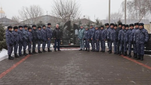 Министр внутренних дел по Республике Бурятия генерал-майор полиции Олег Кудинов посетил сводный отряд, несущий службу в Северо-Кавказском регионе