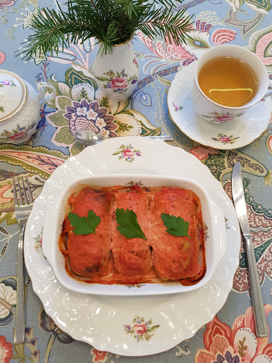 Нежные голубцы с куриной грудкой и савойской капустой: вкусно и просто!