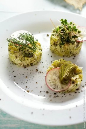 Салат с рыбой горячего копчения — вкус, который запомнится