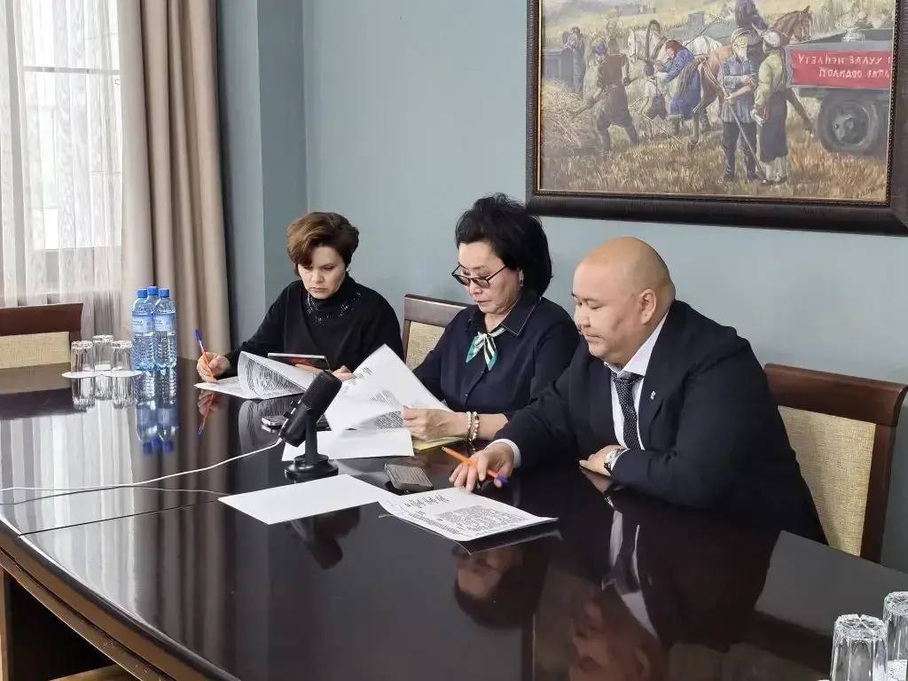 Заместитель начальника окружного управления Генпрокуратуры России Антон Климов провел прием жителей Республики Бурятия в селе Турунтаево Прибайкальского района Заместитель начальника окружного управления Генпрокуратуры России Антон Климов провел прием жителей Республики Бурятия в селе Турунтаево Прибайкальского района