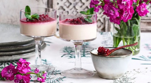 Панакота с вареньем из топленого молока: изысканный десерт для любого случая