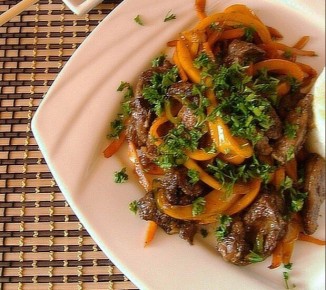 Куриная печень с овощами: оригинальный китайский рецепт
