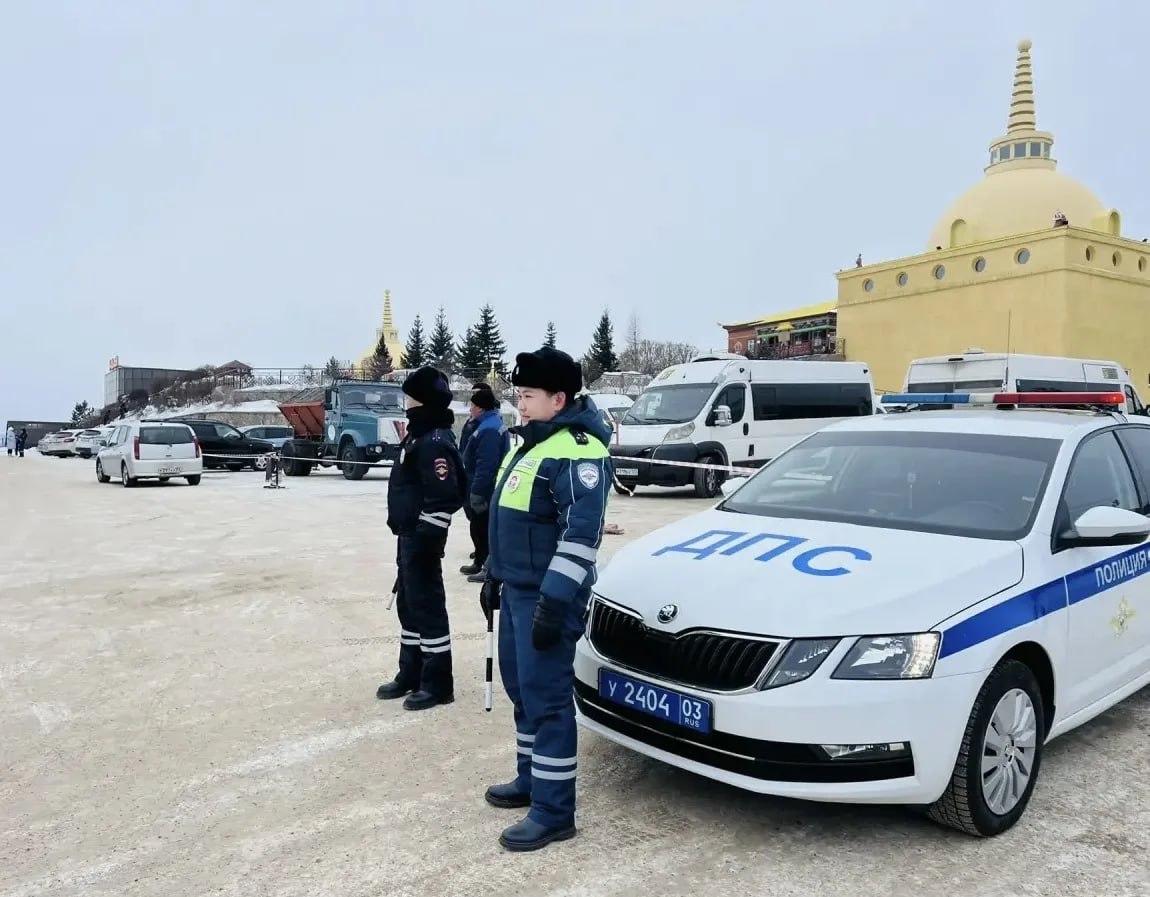 ФОТОФАКТ: Полицейские в Бурятии несут службу по охране общественного порядка в местах проведения мероприятий, посвященных празднику Сагаалгану ФОТОФАКТ: Полицейские в Бурятии несут службу по охране общественного порядка в местах проведения мероприятий, посвященных празднику Сагаалгану
