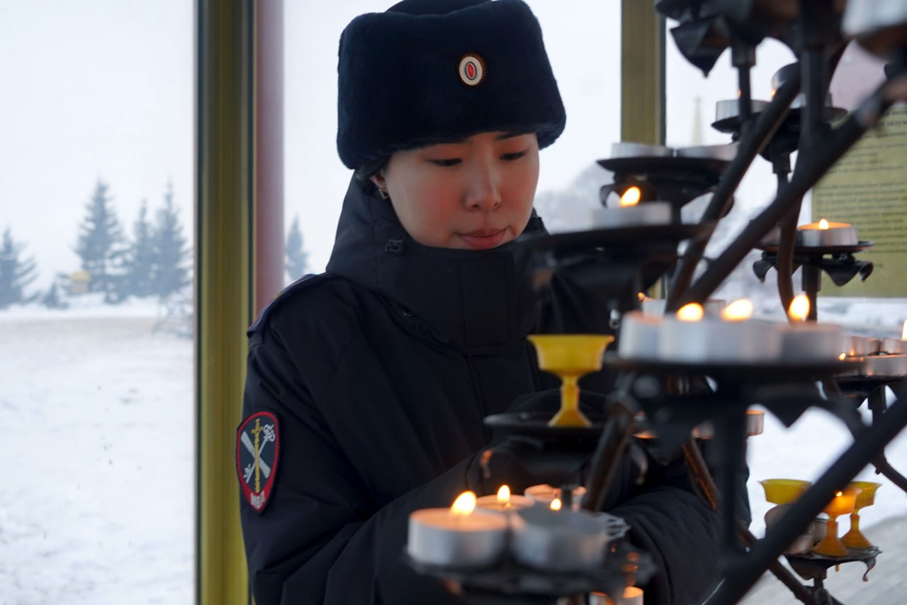 ФОТОФАКТ: Полицейские в Бурятии несут службу по охране общественного порядка в местах проведения мероприятий, посвященных празднику Сагаалгану ФОТОФАКТ: Полицейские в Бурятии несут службу по охране общественного порядка в местах проведения мероприятий, посвященных празднику Сагаалгану