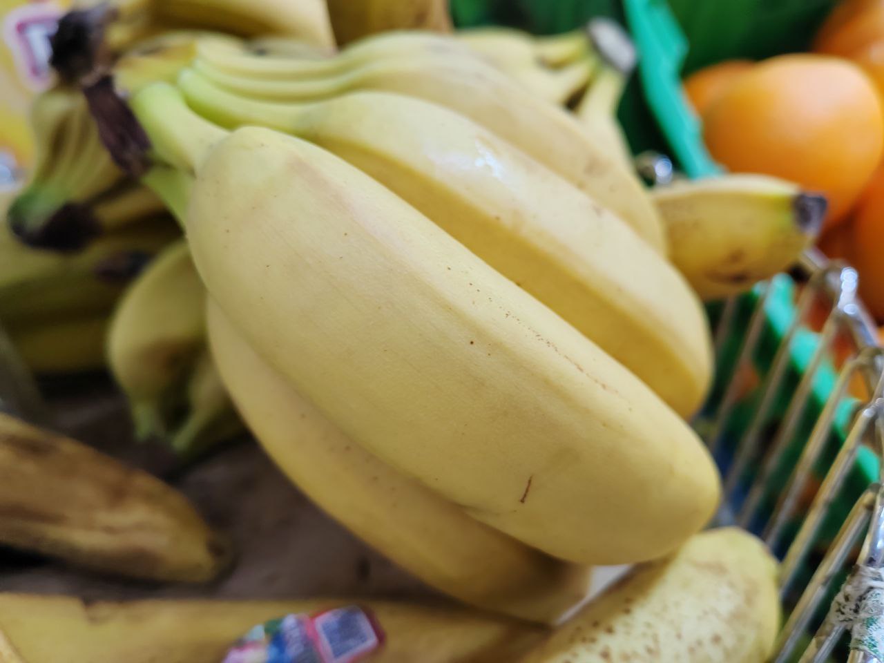 Россияне во всех пабликах обсуждают ГОСТ на бананы