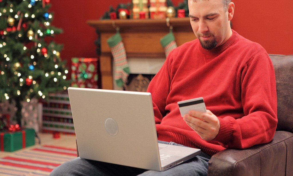 Как встретить Новый год без долгов и стресса: советы по минимализму