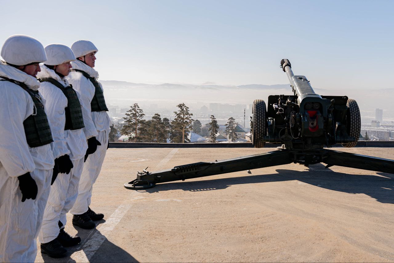 Герой России произвел полуденный выстрел в Улан-Удэ Герой России произвел полуденный выстрел в Улан-Удэ