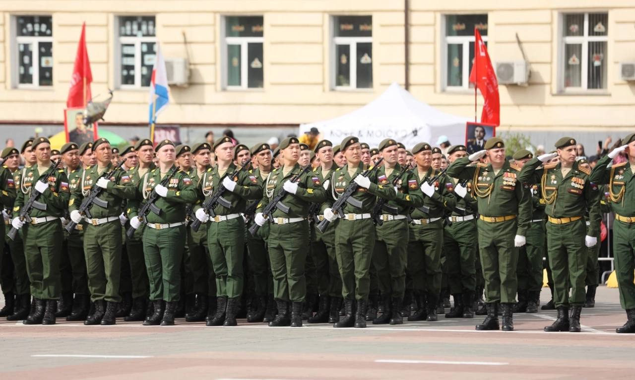 Игорь Шутенков: Дорогие друзья, от администрации города и от себя лично от всей души поздравляю вас с Днем защитника Отечества! Игорь Шутенков: Дорогие друзья, от администрации города и от себя лично от всей души поздравляю вас с Днем защитника Отечества!