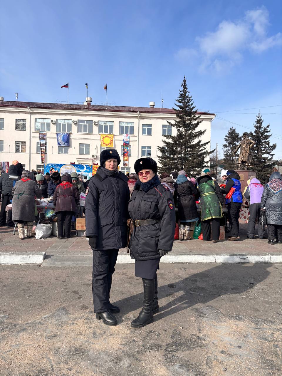 Фотофакт: сотрудники полиции в Бурятии обеспечили охрану общественного порядка на местах традиционных масленичных гуляний Фотофакт: сотрудники полиции в Бурятии обеспечили охрану общественного порядка на местах традиционных масленичных гуляний