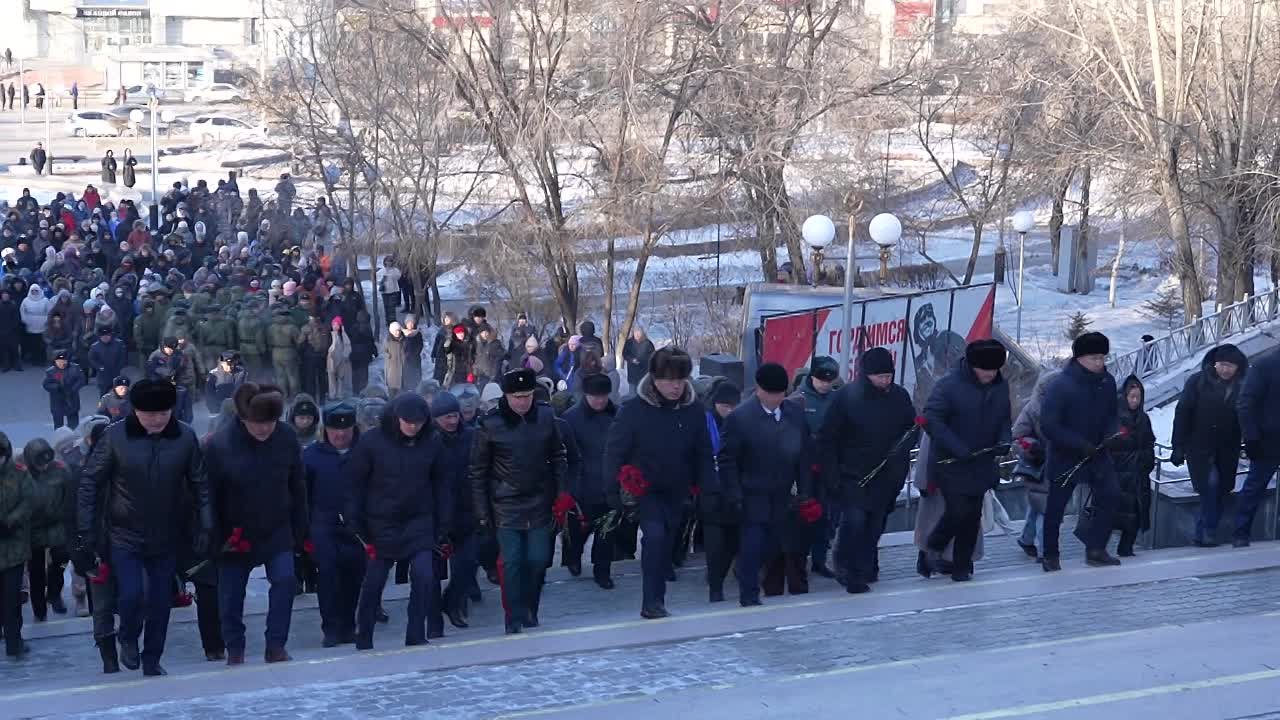 Руководство МВД по Республике Бурятия приняло участие в церемонии возложения цветов в День защитника Отечества