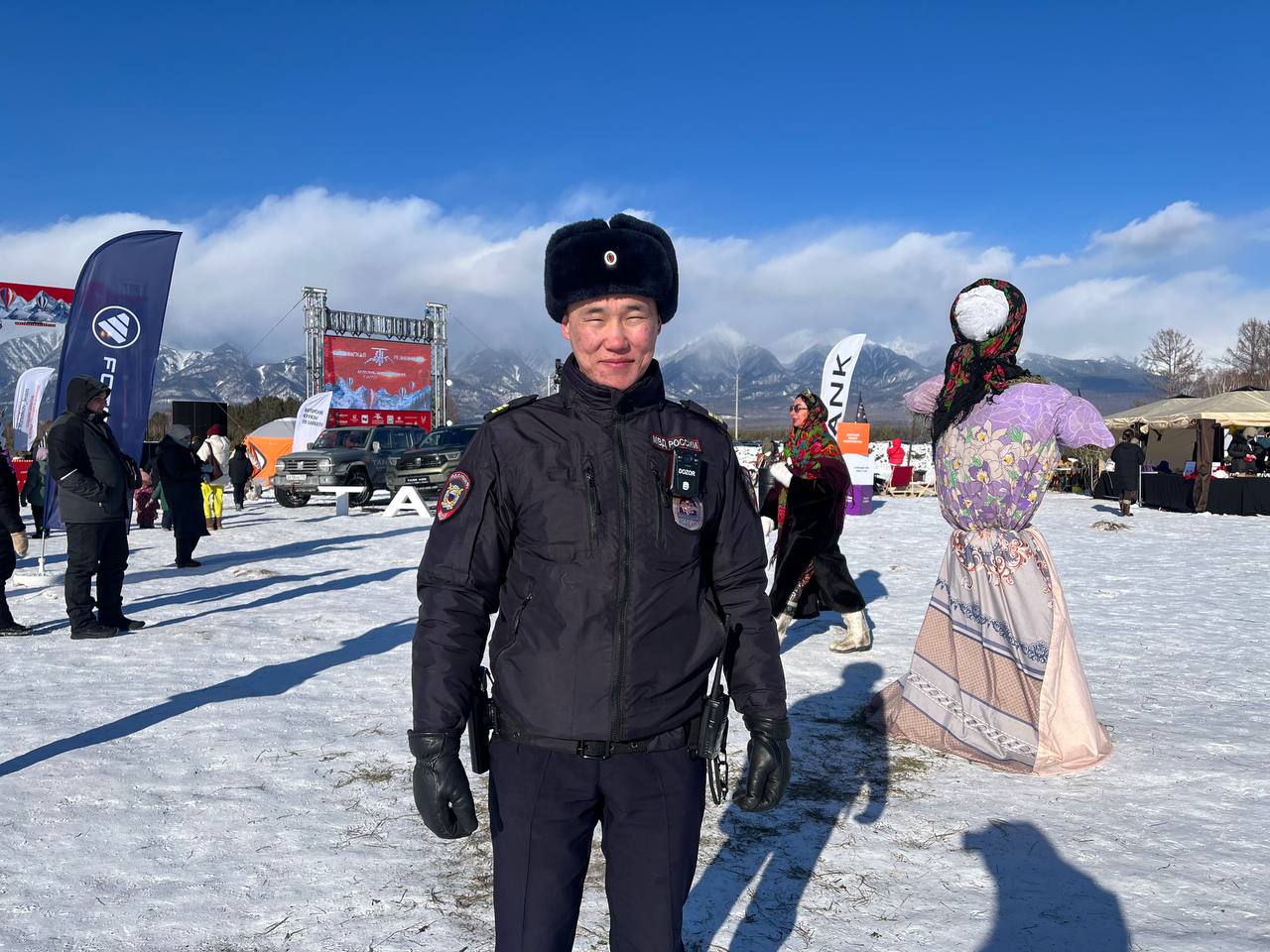 Фотофакт: сотрудники полиции в Бурятии обеспечили охрану общественного порядка на местах традиционных масленичных гуляний Фотофакт: сотрудники полиции в Бурятии обеспечили охрану общественного порядка на местах традиционных масленичных гуляний