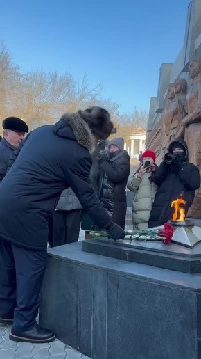 В Улан-Удэ почтили память Героев, возложив цветы к Вечному огню