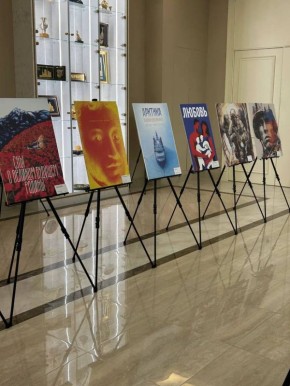 Работы дальневосточников участвуют в выставке плакатов в Москве