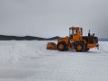 На Байкале в Бурятии из-за жуткого ветра замело ледовые переправы