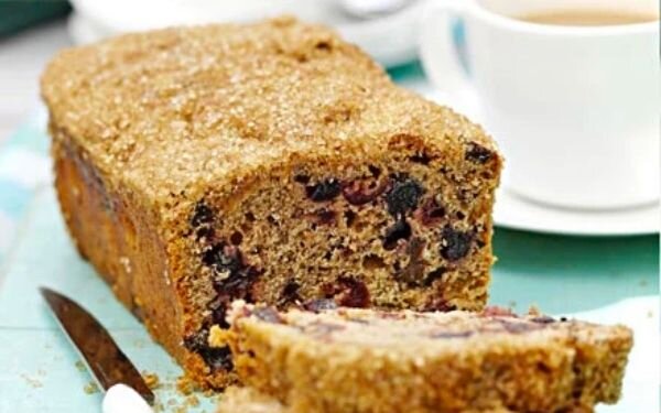 Летние радости: простой рецепт фруктового кекса на всю неделю