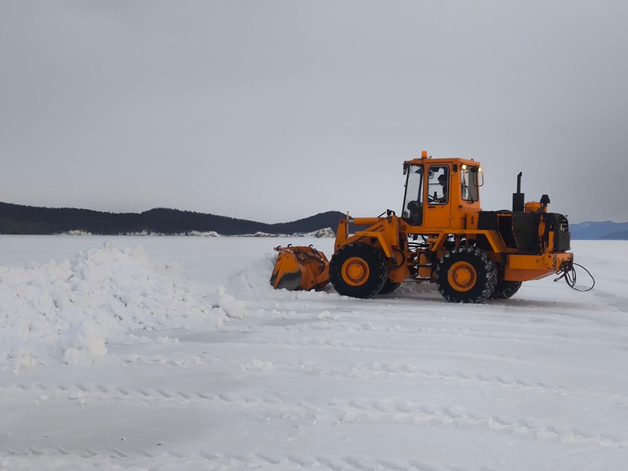 Пешие переправы замело на Байкале Пешие переправы замело на Байкале