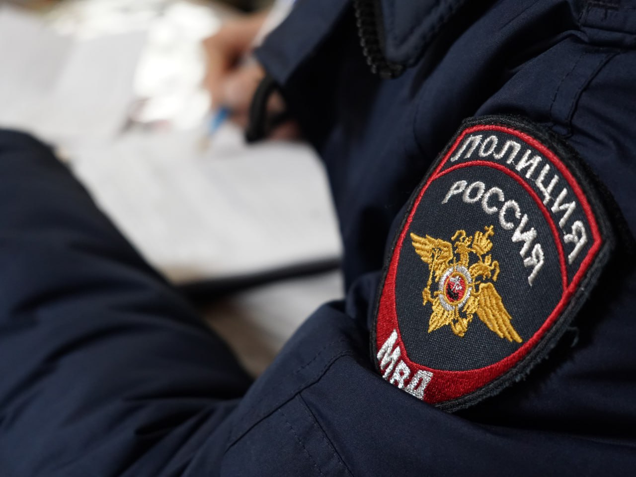 Полицейские задержали внука-мошенника, обманувшего собственную бабушку