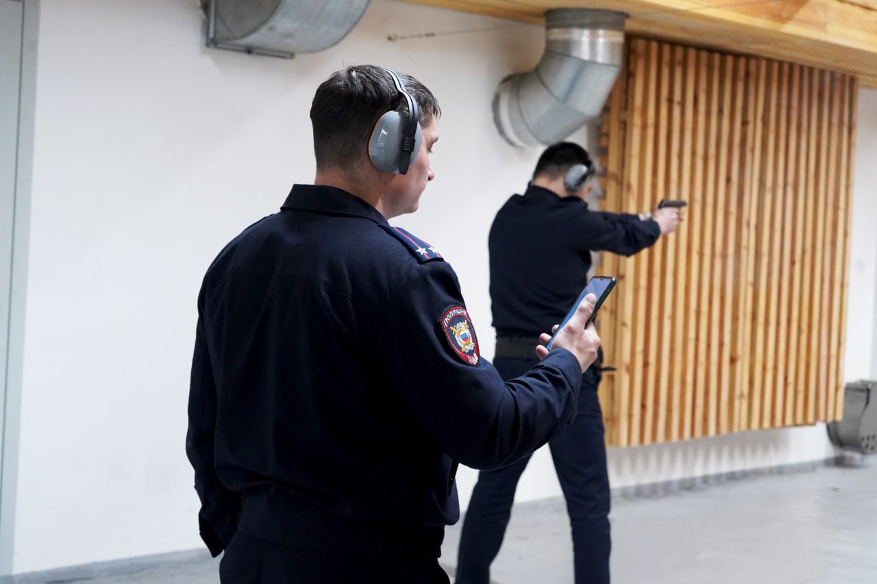 Полицейские Бурятии соревновались в стрельбе из пистолета Макарова