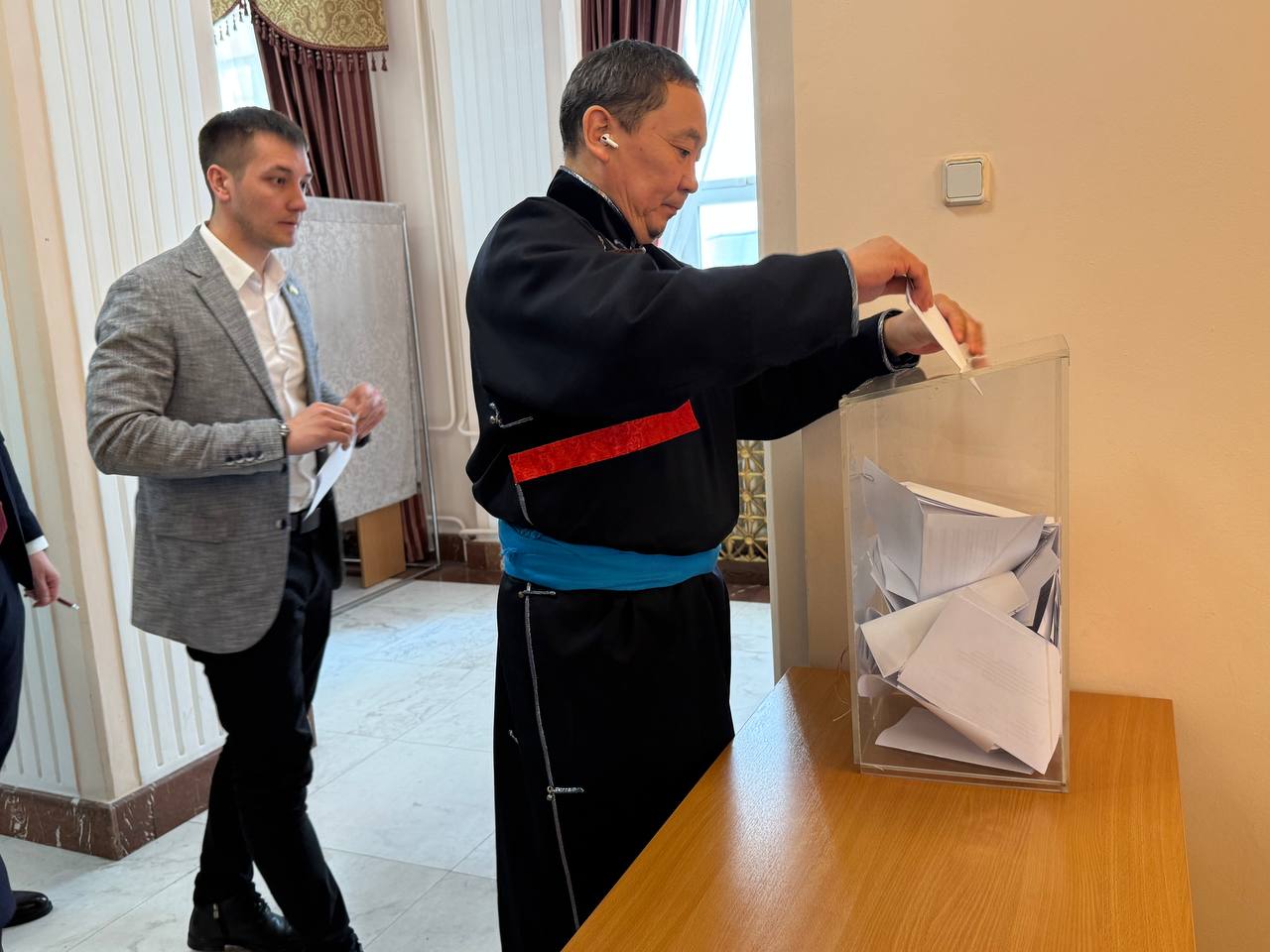 Сегодня на очередной 16-й сессии Народного Хурала Республики Бурятия седьмого созыва депутаты рассмотрели кадровый вопрос о согласовании кандидатуры на должность заместителя Председателя Правительства региона Сегодня на очередной 16-й сессии Народного Хурала Республики Бурятия седьмого созыва депутаты рассмотрели кадровый вопрос о согласовании кандидатуры на должность заместителя Председателя Правительства региона