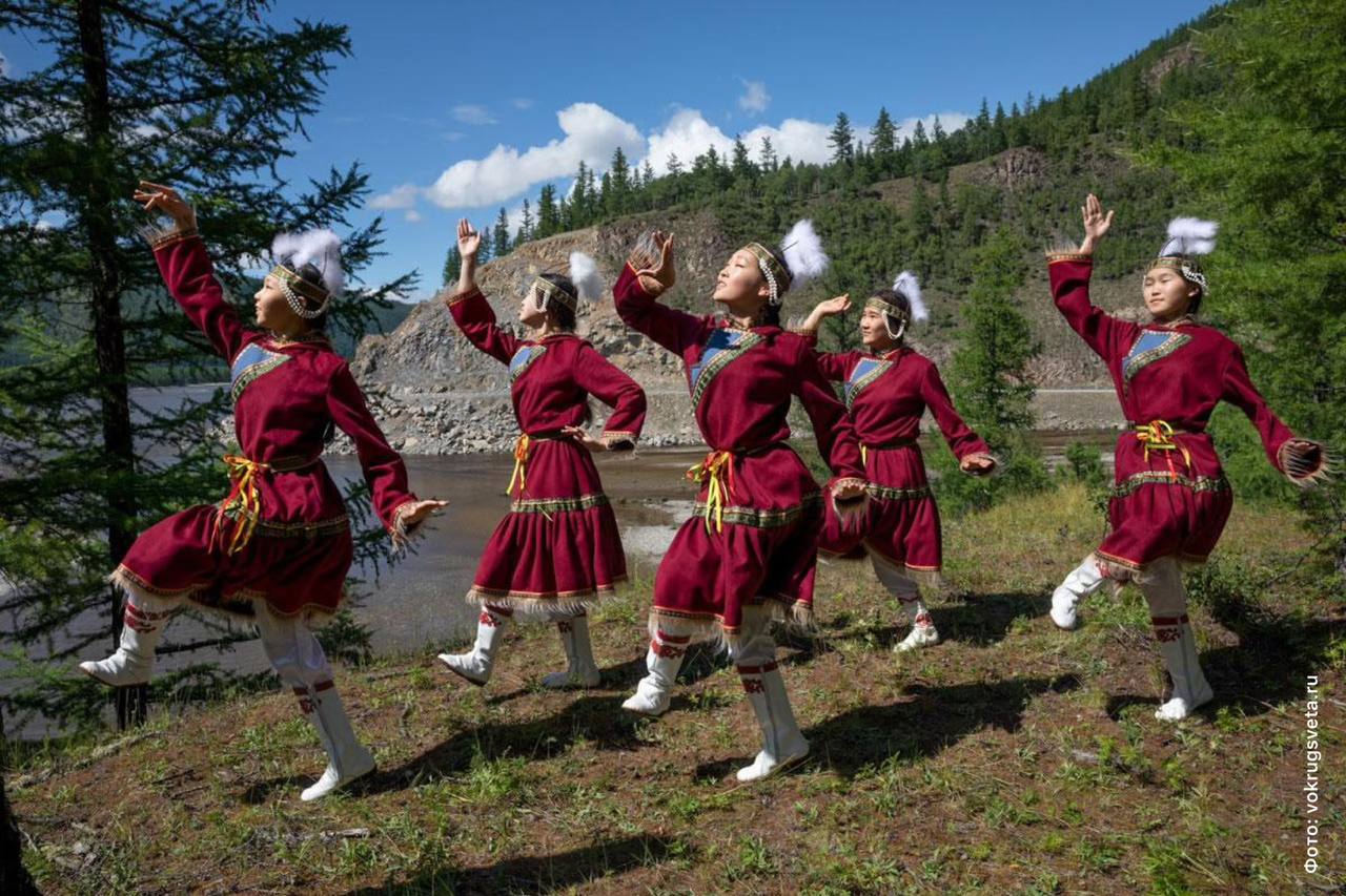 #ГодЕдинстваНародовРоссии. Буряты — традиции и культура На юге Сибири, между священным Байкалом и бескрайними степями Забайкалья, живёт монголоязычный народ — буряты