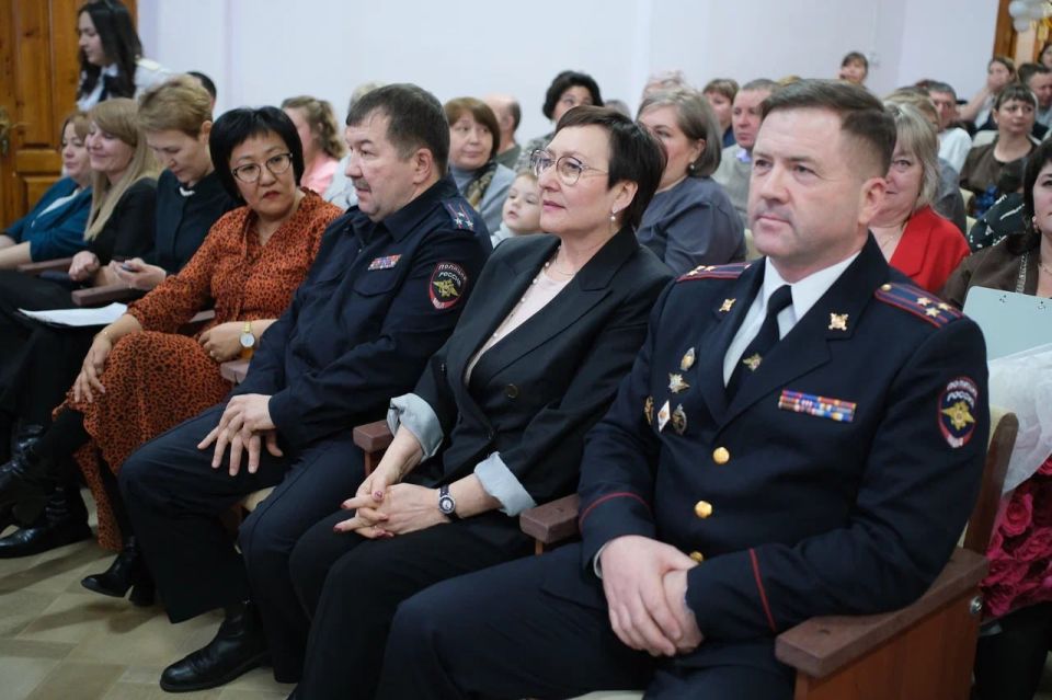 � ����-�������� ��������� ���������, �������� � ����� ��������� ��������� ������ ������� �� ������������� ������������������� �������������