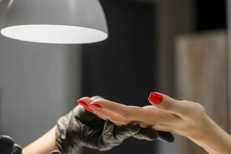 В России вводится государственный стандарт на услуги маникюра и педикюра