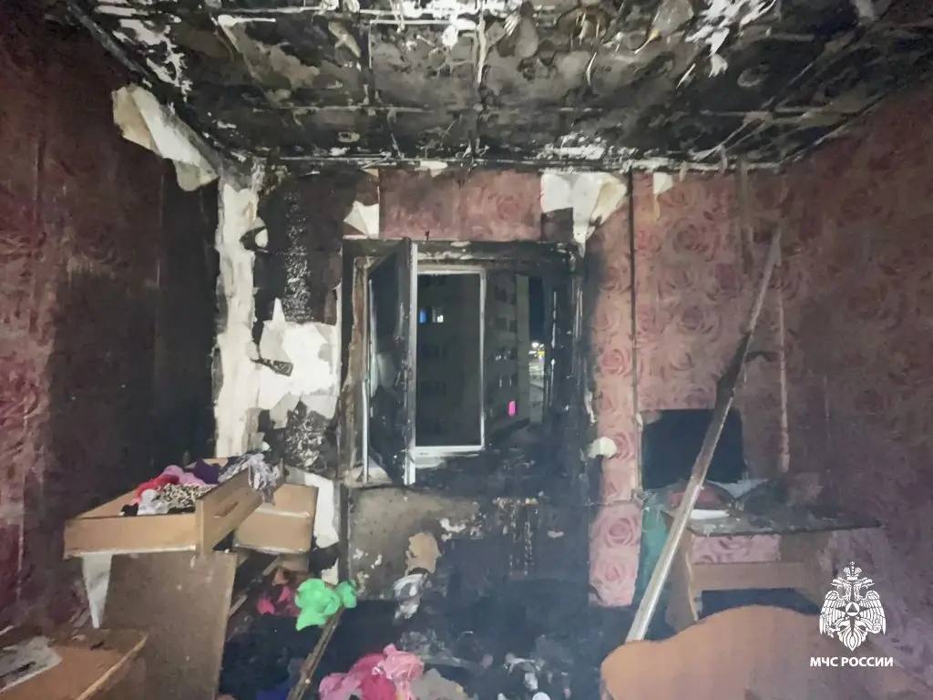 В Северобайкальске из огня спасли женщину