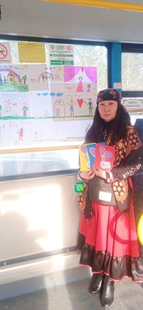 Выставку детских рисунков провели в автобусе в Улан-Удэ Выставку детских рисунков провели в автобусе в Улан-Удэ