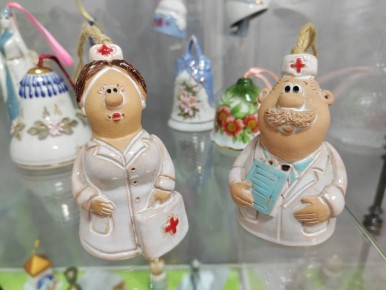 Медицинских работников «раскрасят» в разные цвета