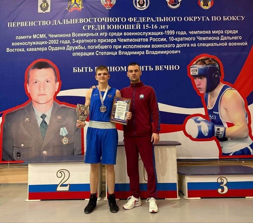 Юный боксер из Бурятии завоевал серебро Первенства ДФО