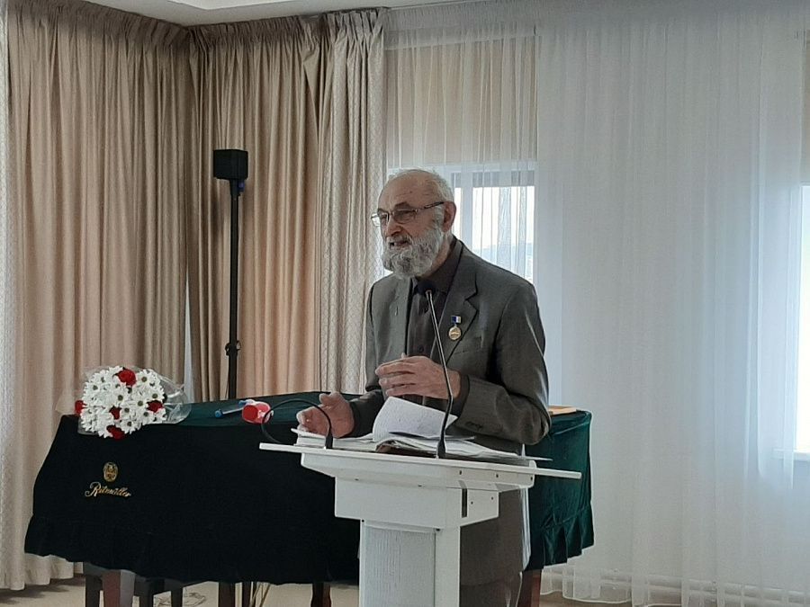 Сегодня юбилей отмечает Почетный гражданин Бурятии Леонид Синегрибов