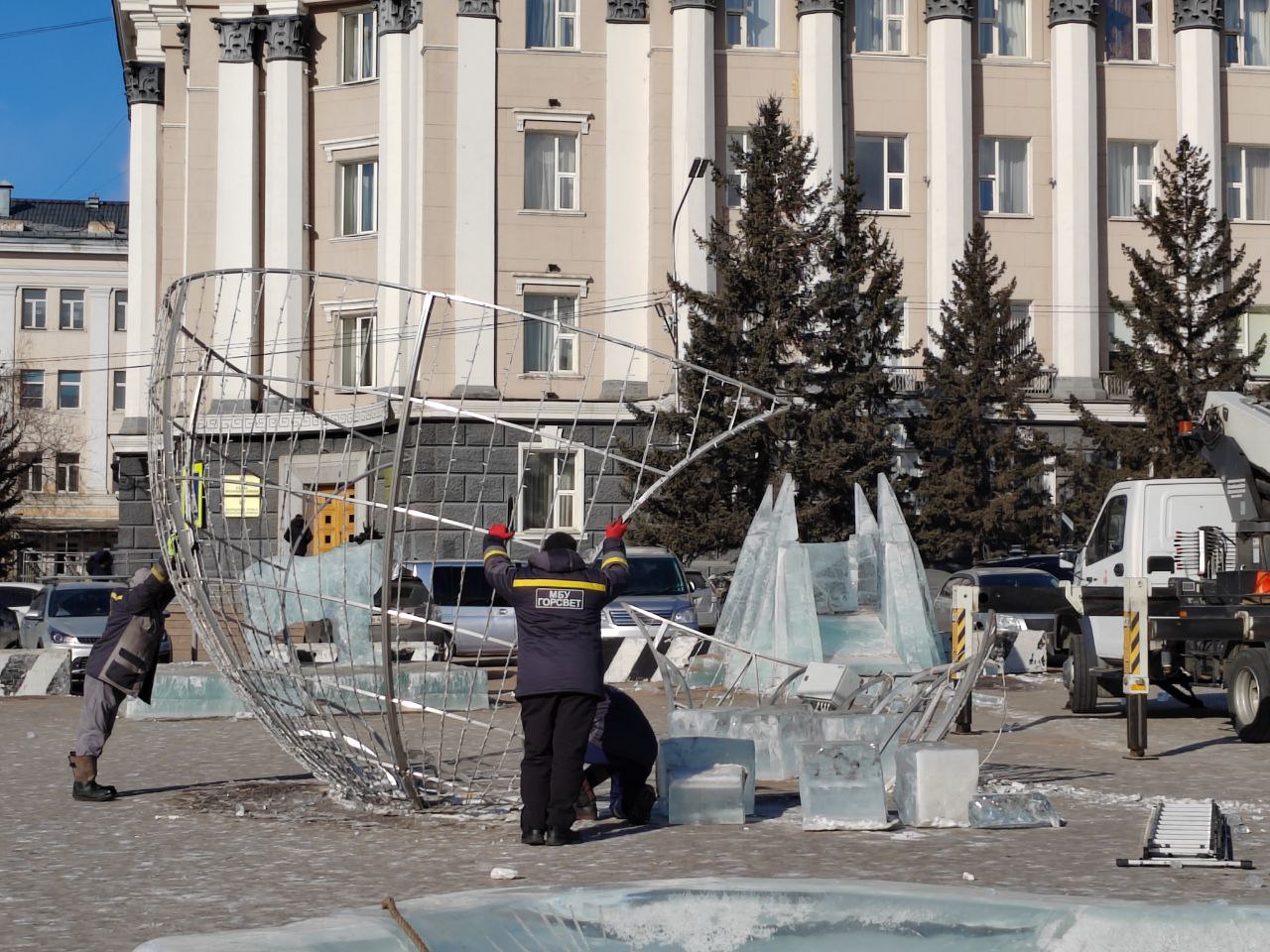 Первые лица Бурятии поздравили работников бытового обслуживания населения и ЖКХ