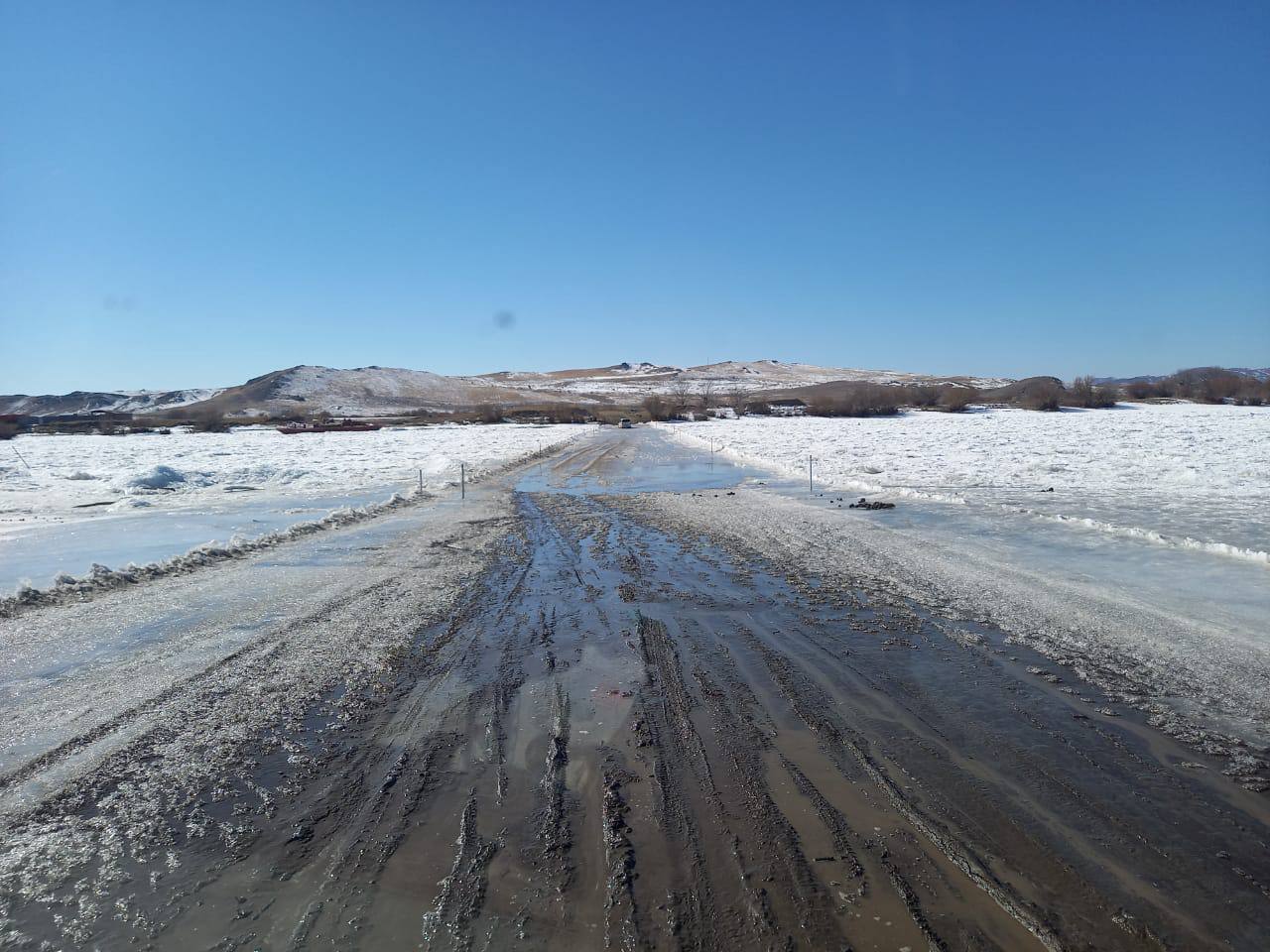 В Бурятии закроют две ледовые переправы