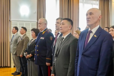 В МВД по Республике Бурятия наградили лучших сотрудников и неравнодушных граждан