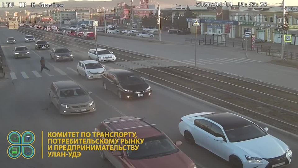 Момент массового ДТП на пр. Автомобилистов, сообщает комитет по транспорту города