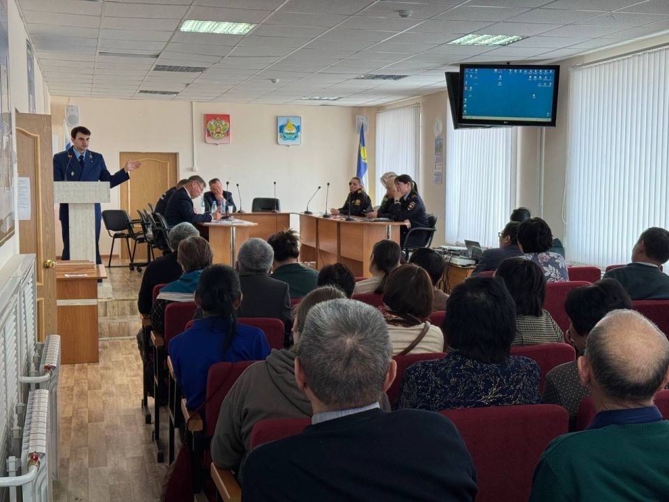 Прокурор Еравнинского района Ярослав Носков принял участие в сходах граждан сельских поселений района