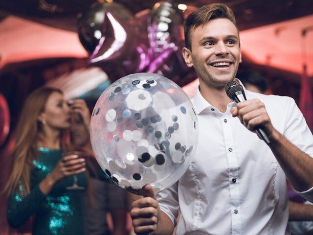 Экстремистские песни в караоке: как избежать штрафа