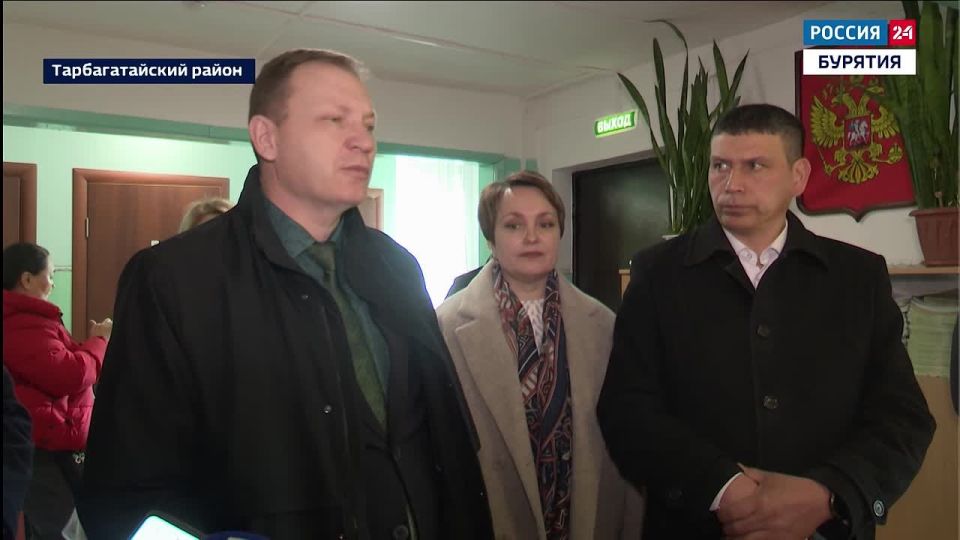 Депутаты Народного Хурала посетили ряд проблемных объектов Тарбагатайского района