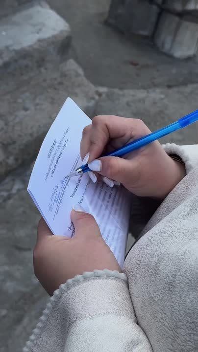 В рамках месячника чистоты сотрудники Управления по информационной политике проверили санитарное состояние улицы Соборной