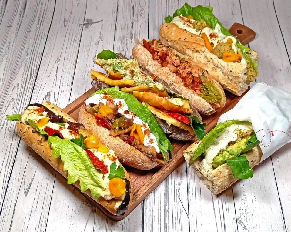 Шесть невероятно простых и недорогих рецептов веганских сэндвичей, которые стоит попробовать